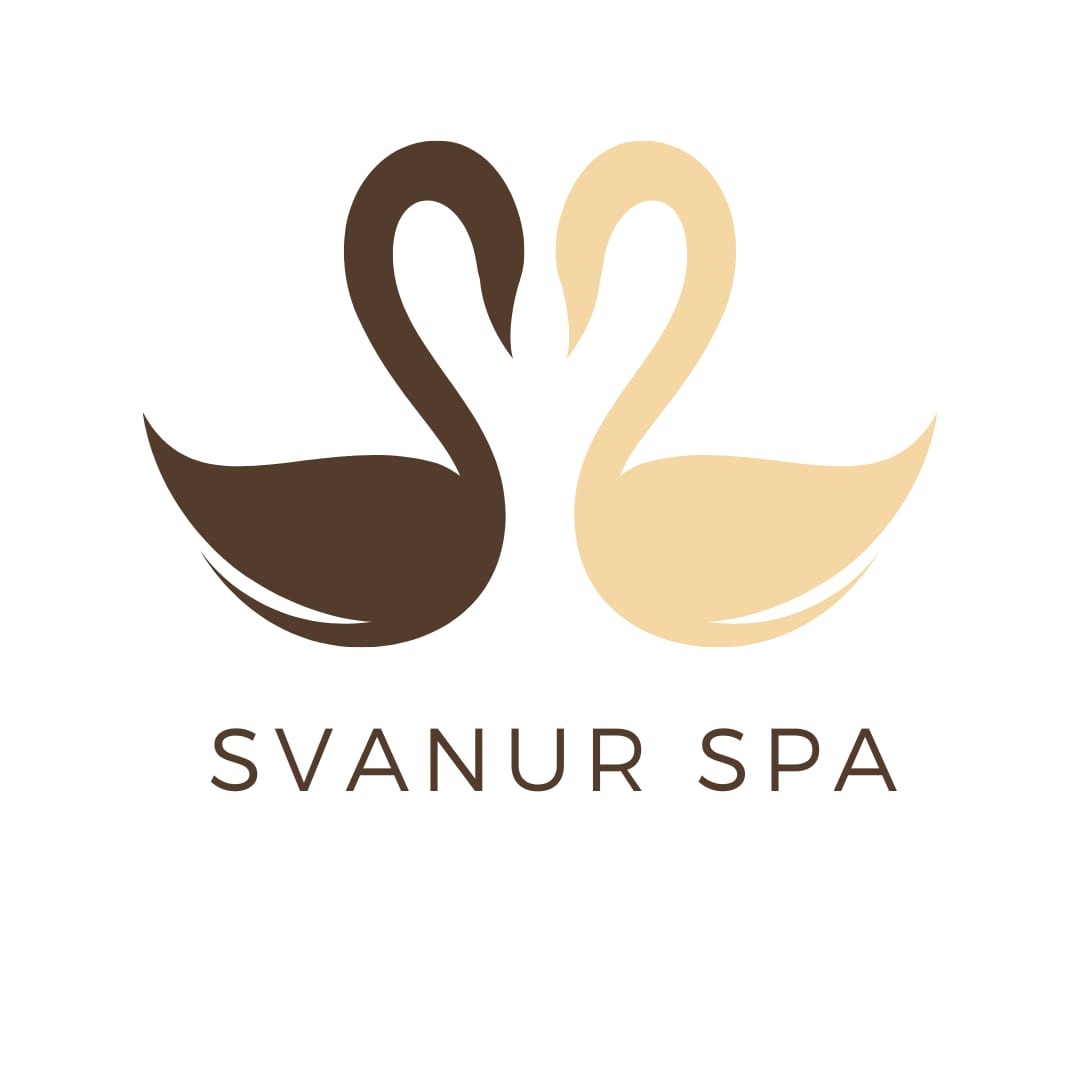 Logotipo de Svanur Spa formado por dos siluetas de cisnes en café y crema